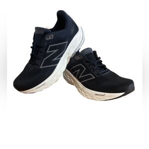 New Balance 860 V14 Men's Size 10.5D Black/White  running shoes